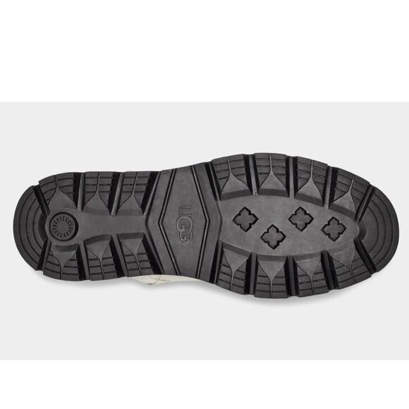 UGG Women's Sidnee Boot - Picture 6 of 11
